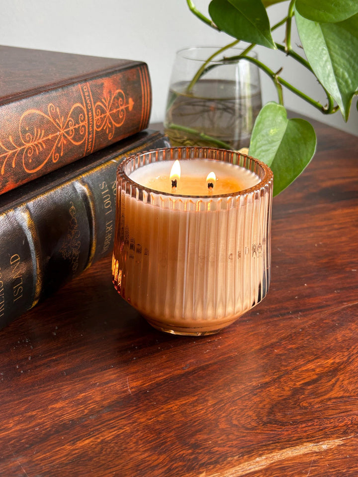 Fall Candle in Vintage-Style Fluted Glass with Wooden Lid | Scented: Apple Pear Bourbon Maple