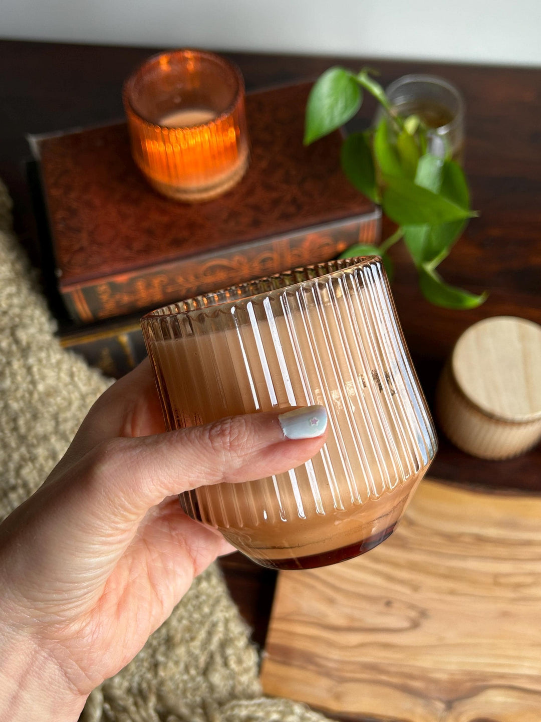 Fall Candle in Vintage-Style Fluted Glass with Wooden Lid | Scented: Apple Pear Bourbon Maple