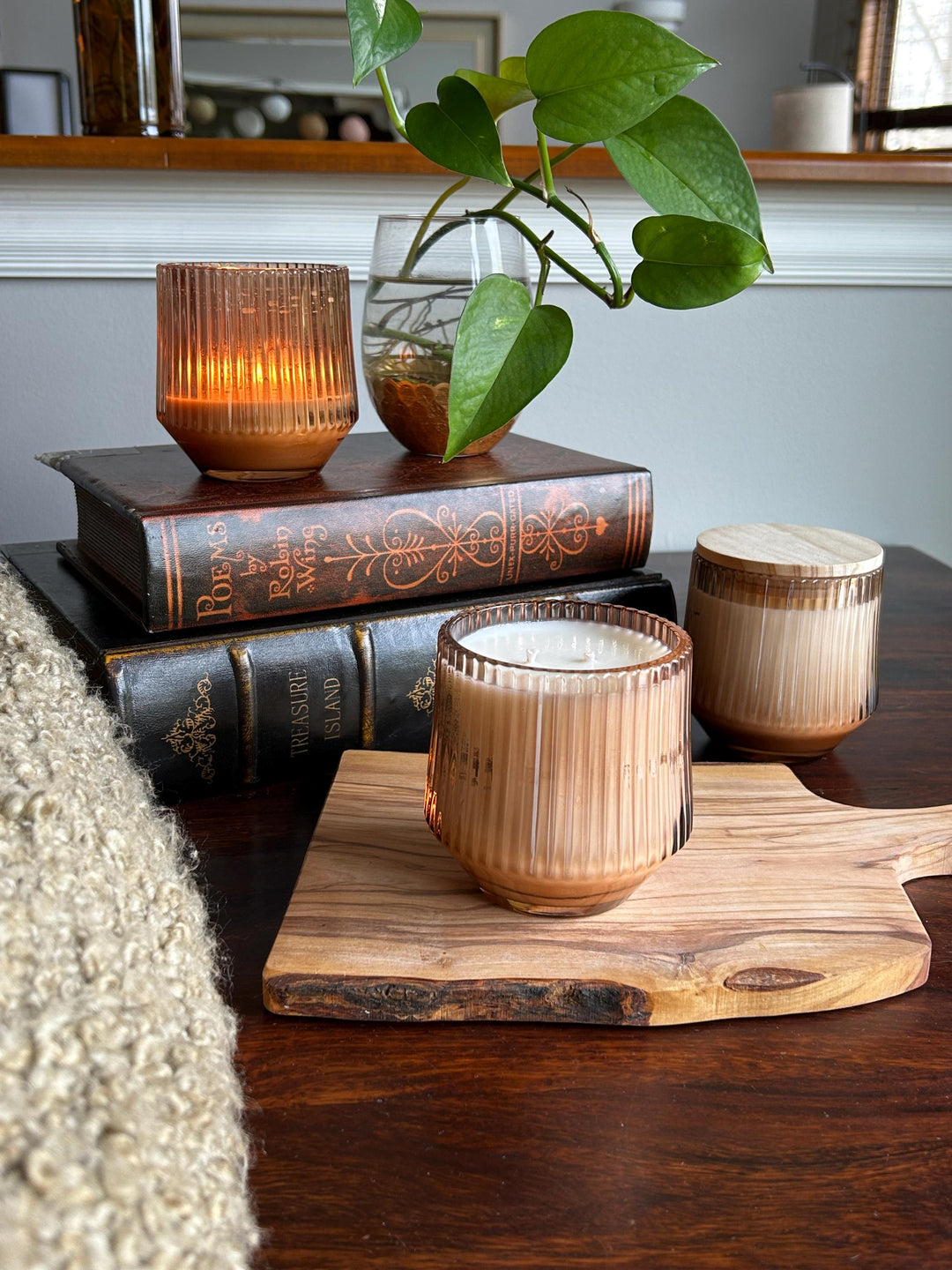 Fall Candle in Vintage-Style Fluted Glass with Wooden Lid | Scented: Apple Pear Bourbon Maple